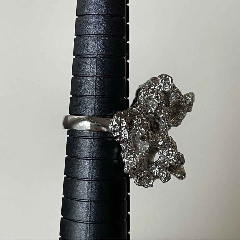 Vintage signed Vogue Brutalist freeform organic silvertone adjustable ring